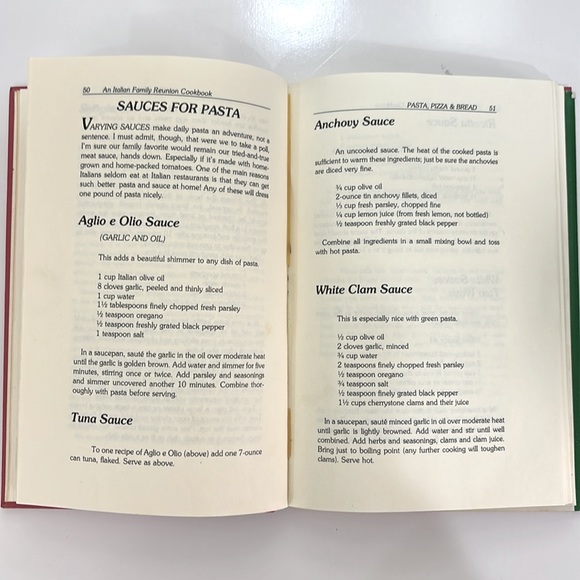 An Italian Family Reunion Cookbook by Gail Sforza Brewer Signed & Inscribed - Picture 5 of 8